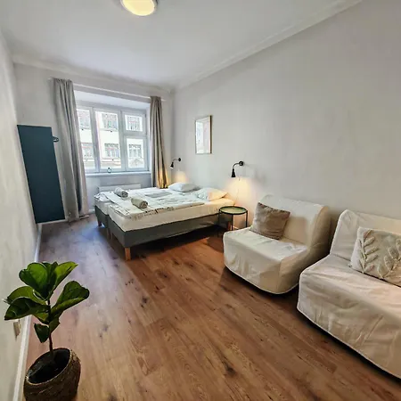 Flat In Zizkov -102- *