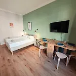 Flat In Zizkov -102- Lejlighed *