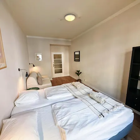 Flat In Zizkov -102- *